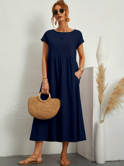 Robe longue fluide à manches courtes et coupe évasée élégante