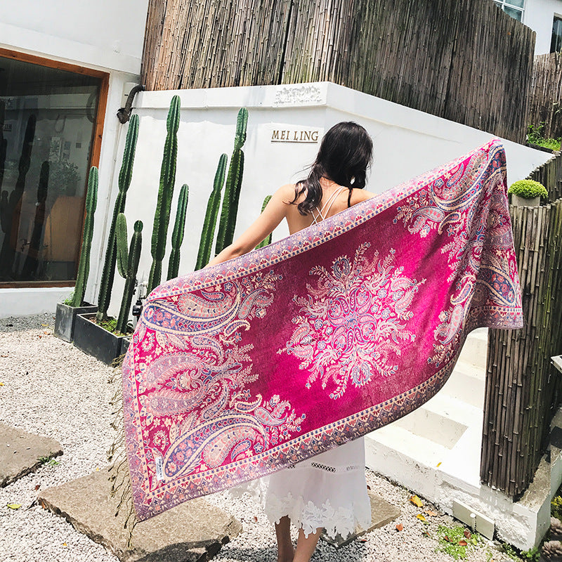 Étole Cachemire Élégance Rose Fuchsia à Motifs Paisley avec Franges