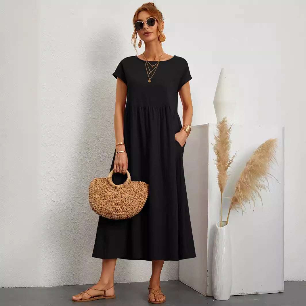 Robe longue fluide à manches courtes et coupe évasée élégante