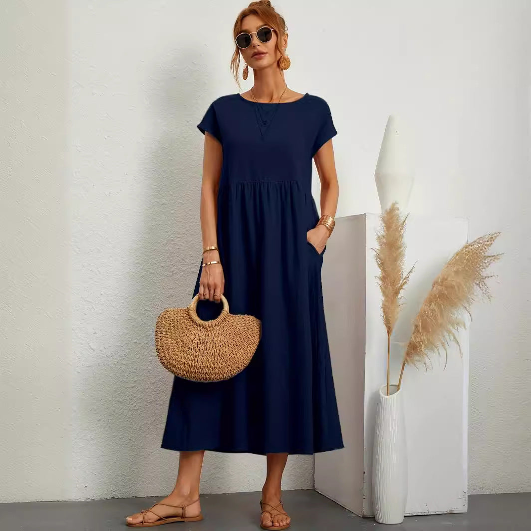 Robe longue fluide à manches courtes et coupe évasée élégante