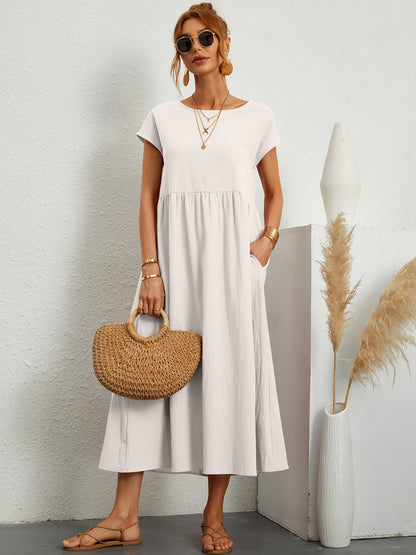 Robe longue fluide à manches courtes et coupe évasée élégante