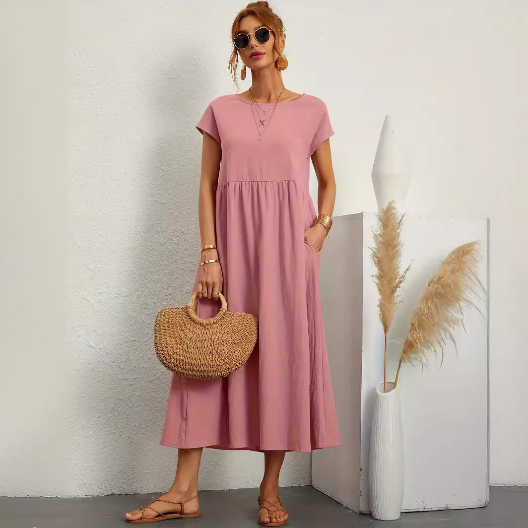 Robe longue fluide à manches courtes et coupe évasée élégante