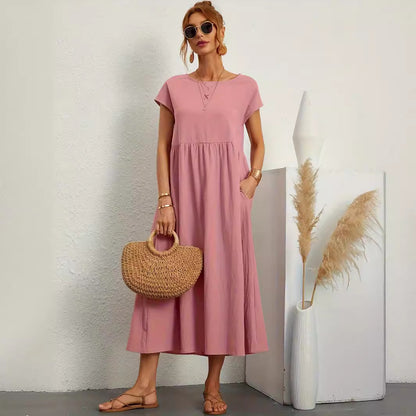 Robe longue fluide à manches courtes et coupe évasée élégante